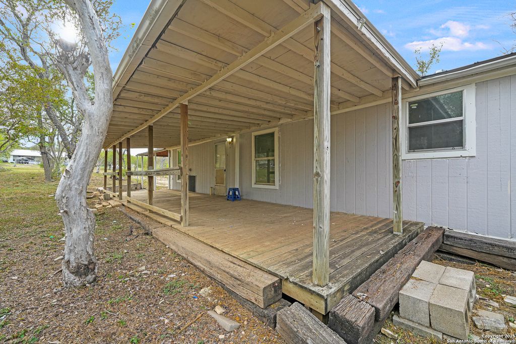 Photo of 844 County Road 4511, Hondo, TX 78861 (MLS # 1927463)