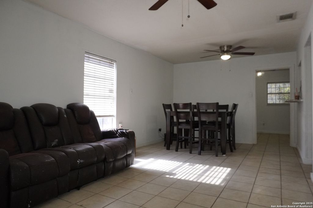 Photo of 257 Longview Dr, San Antonio, TX 78220 (MLS # 1929990)