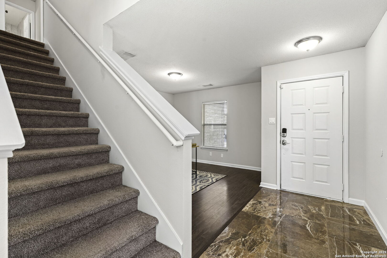 13567 Hickory Legend