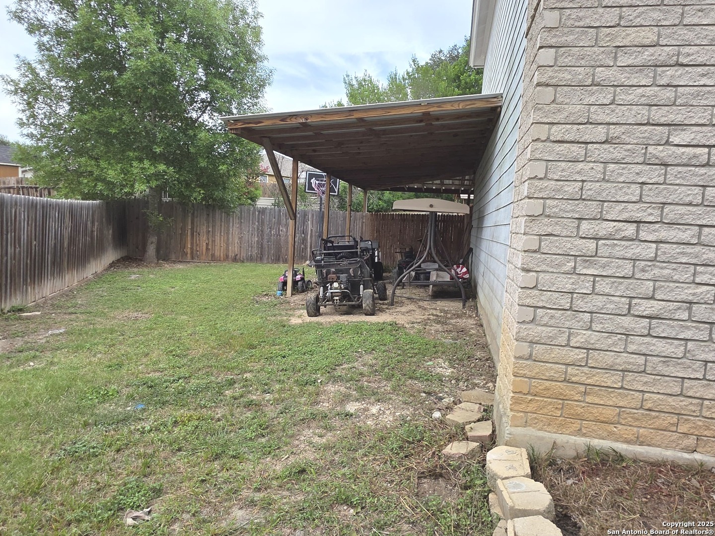 3418 Sherwin Dr