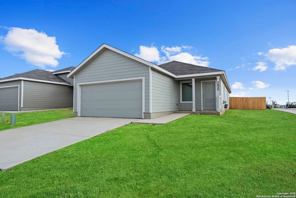 Photo of 3825 Swift Fox Rd, New Braunfels, TX 78130 (MLS # 1927151)