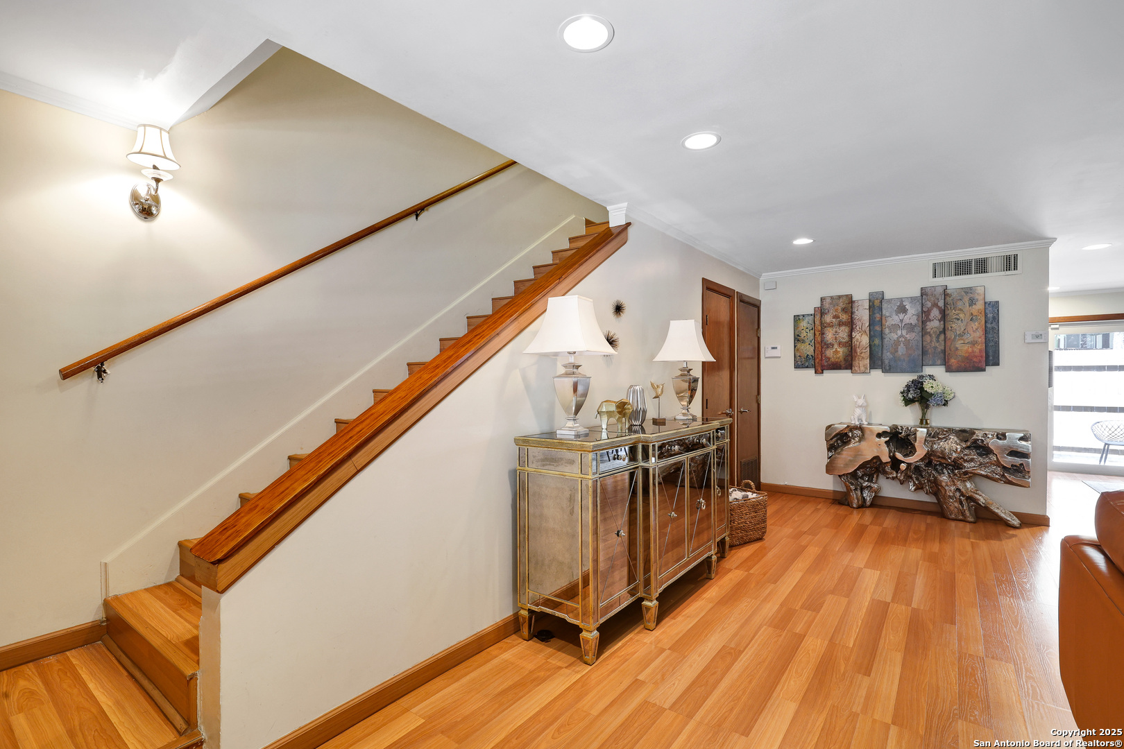 8715 Starcrest 19