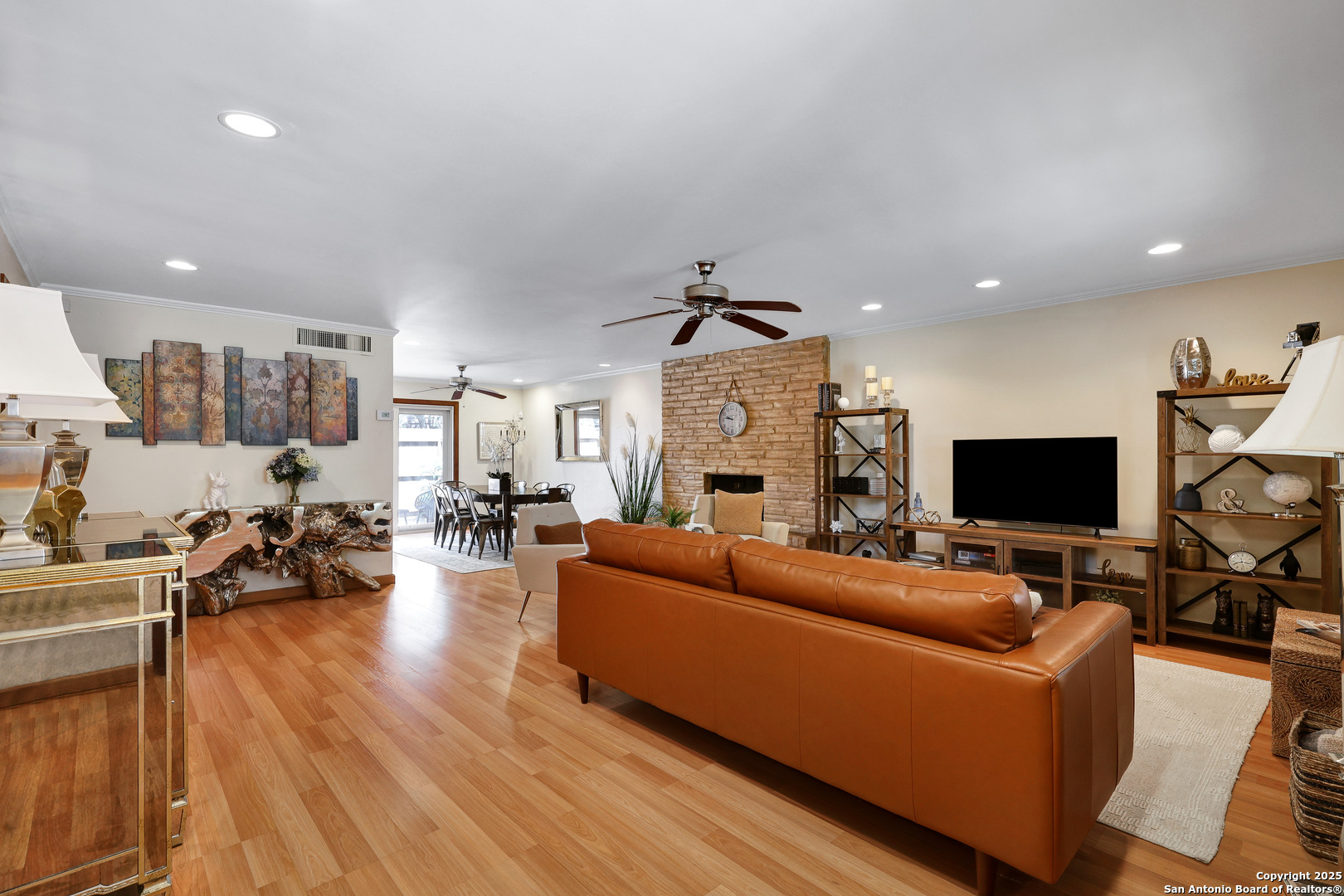 8715 Starcrest 19