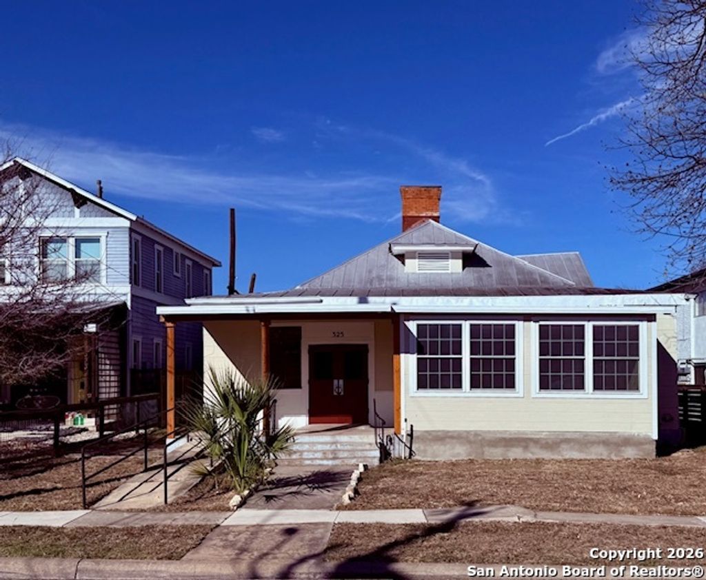 Photo of 325 E Locust, San Antonio, TX 78212 (MLS # 1931289)