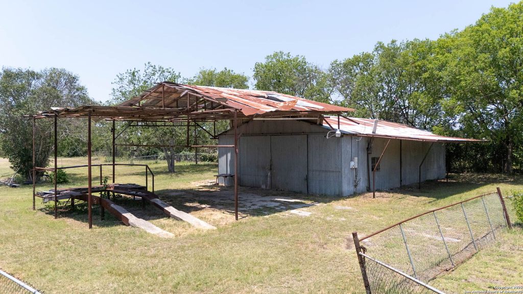 Photo of 1720 N guadalupe, Seguin, TX 78155 (MLS # 1877327)