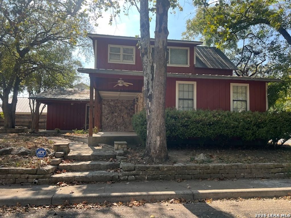 Photo of 402 Herff, Boerne, TX 78006 (MLS # 1943474)