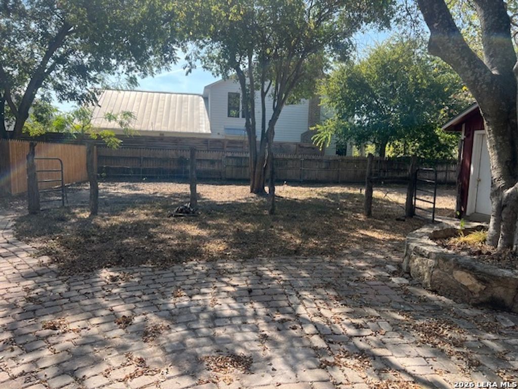 Photo of 402 Herff, Boerne, TX 78006 (MLS # 1943474)