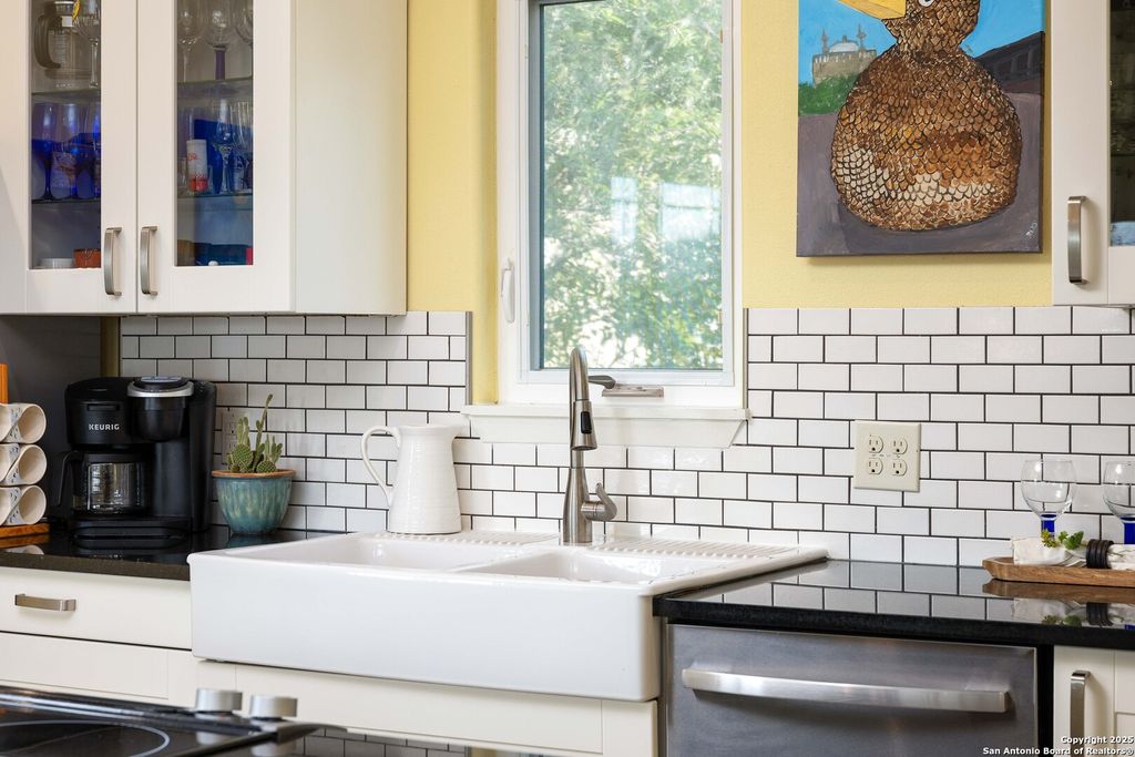 Photo of 667 Rock Castle, Canyon Lake, TX 78133 (MLS # 1894906)