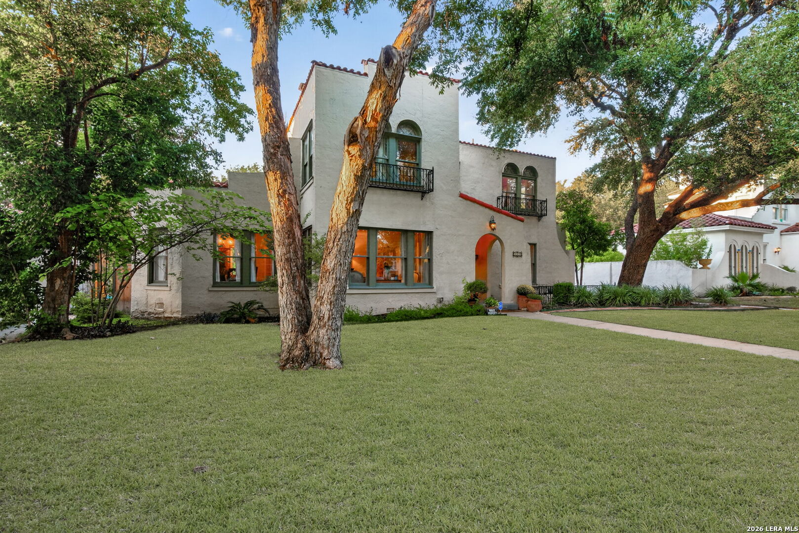 339 W HOLLYWOOD AVE