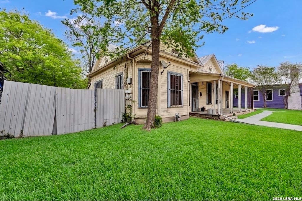 Photo of 127 Delaware, San Antonio, TX 78210 (MLS # 1941595)