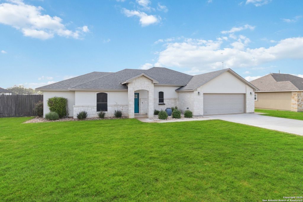 Photo of 527 Monte Vista, Pleasanton, TX 78064 (MLS # 1885233)