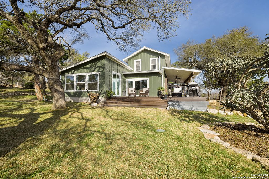 Photo of 119 B Mountain Top Trl, Boerne, TX 78006 (MLS # 1944936)