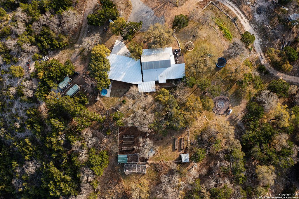 Photo of 119 B Mountain Top Trl, Boerne, TX 78006 (MLS # 1944936)