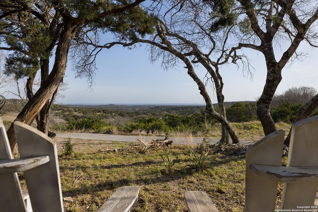 Photo of 119 B Mountain Top Trl, Boerne, TX 78006 (MLS # 1944936)
