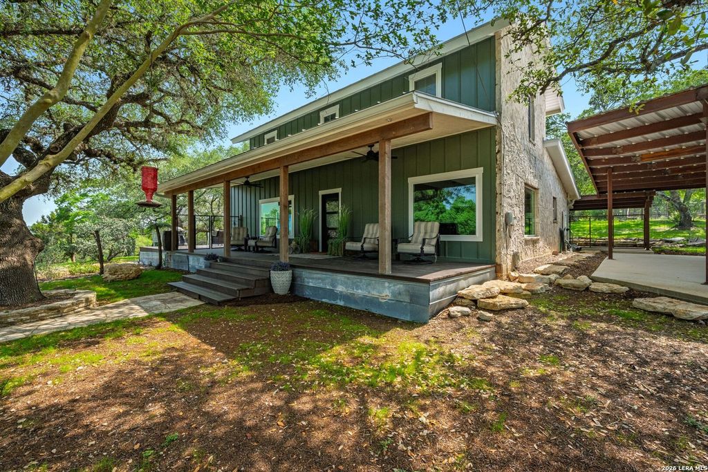 Photo of 119 B Mountain Top Trl, Boerne, TX 78006 (MLS # 1944936)