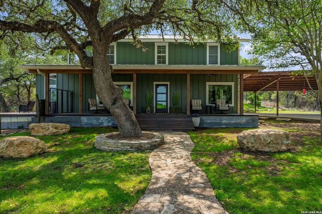 Photo of 119 B Mountain Top Trl, Boerne, TX 78006 (MLS # 1944936)