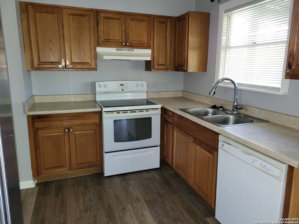 Photo of 221 SCOTT AVE, Universal City, TX 78148 (MLS # 1955562)