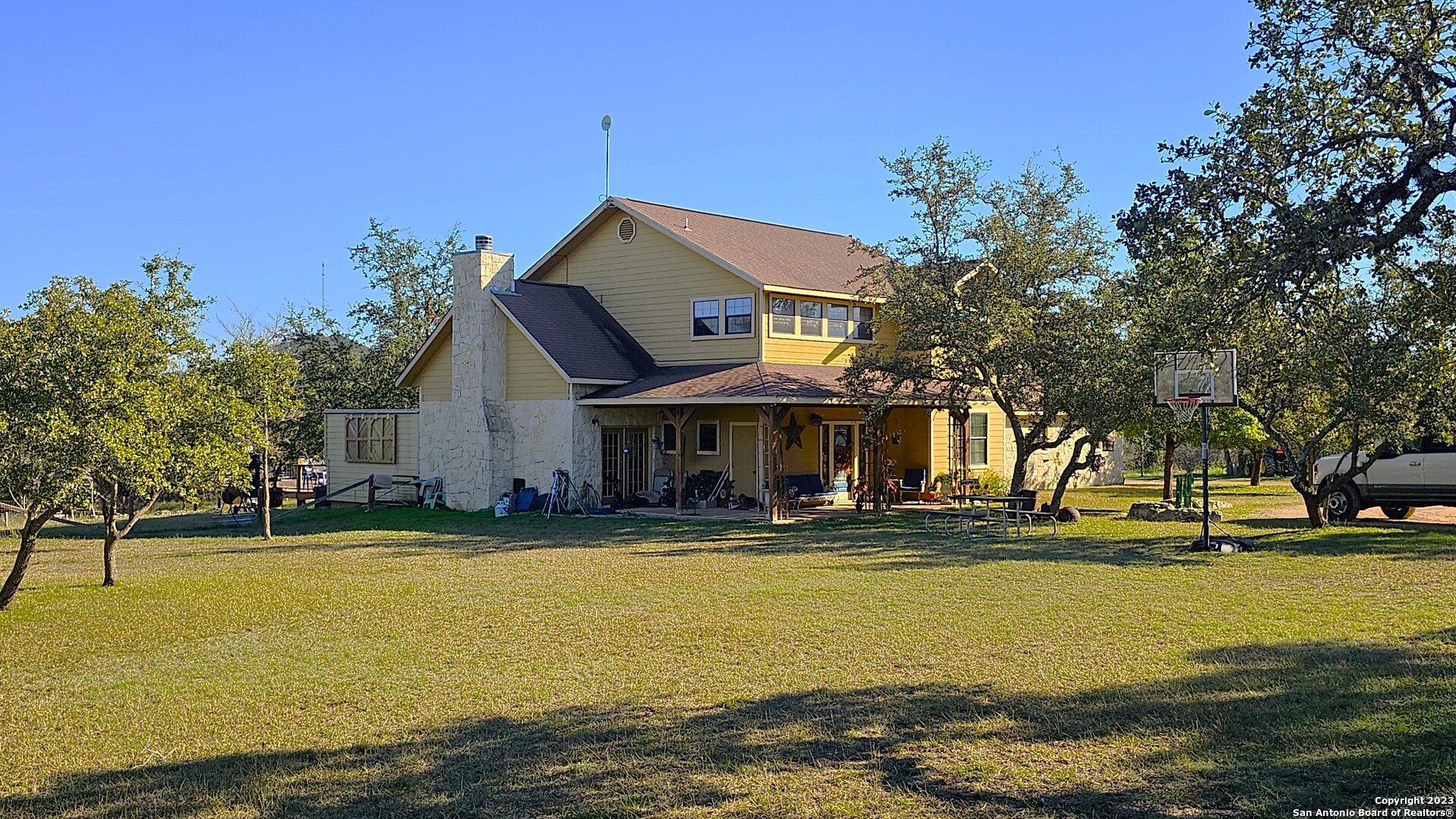 3245 FM 470