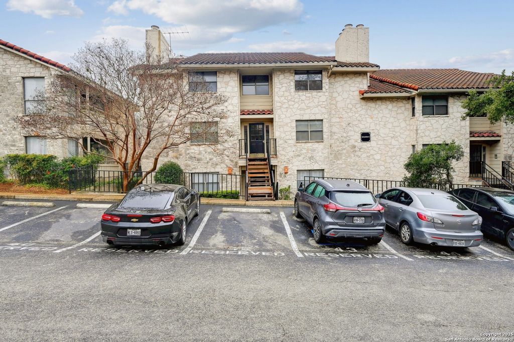 Photo of 7738 Chambers Rd 911 #911, San Antonio, TX 78229 (MLS # 1909906)