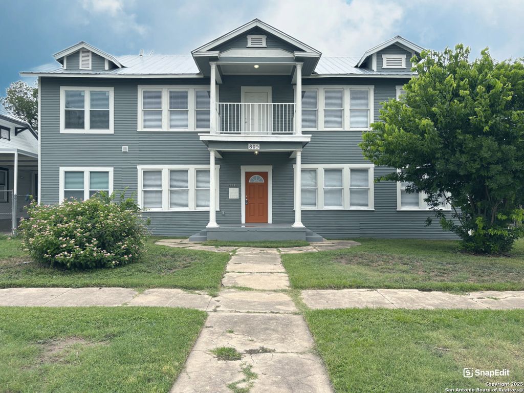 Photo of 805 W SUMMIT AVE 1 #1, San Antonio, TX 78212 (MLS # 1916090)