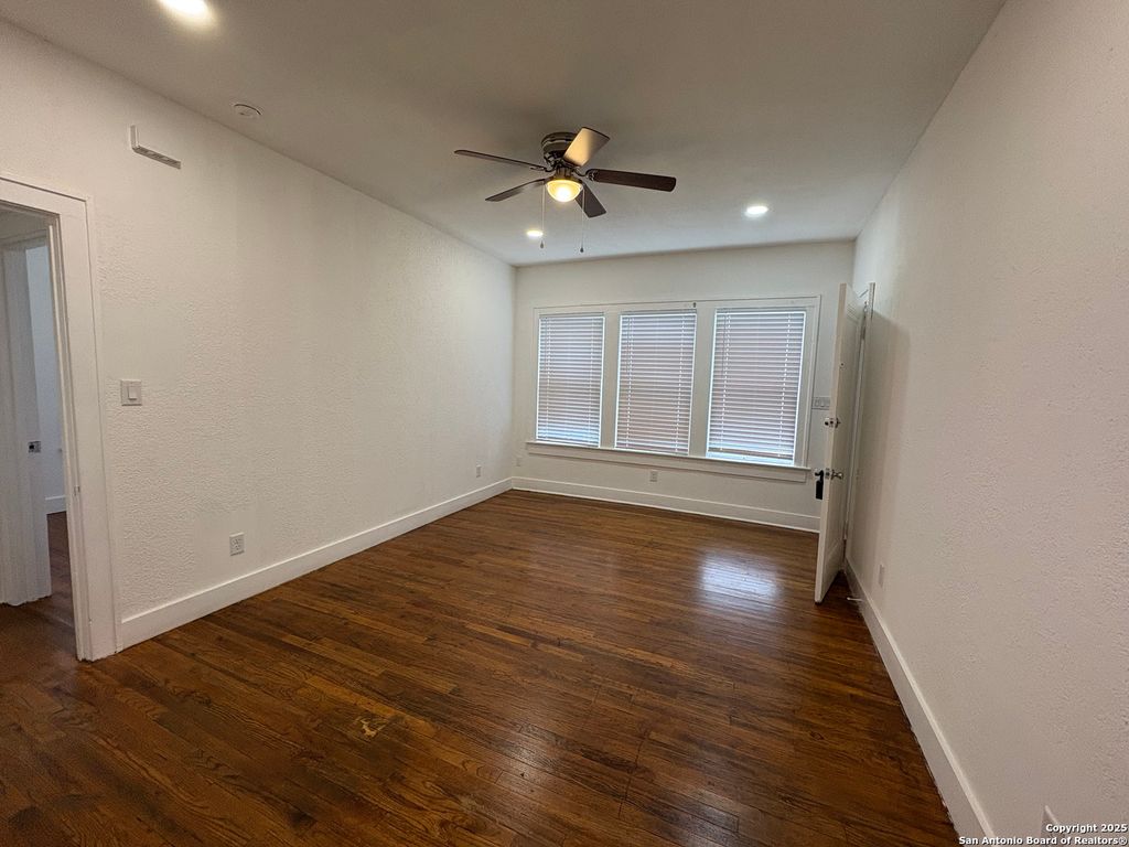 Photo of 805 W SUMMIT AVE 1 #1, San Antonio, TX 78212 (MLS # 1916090)