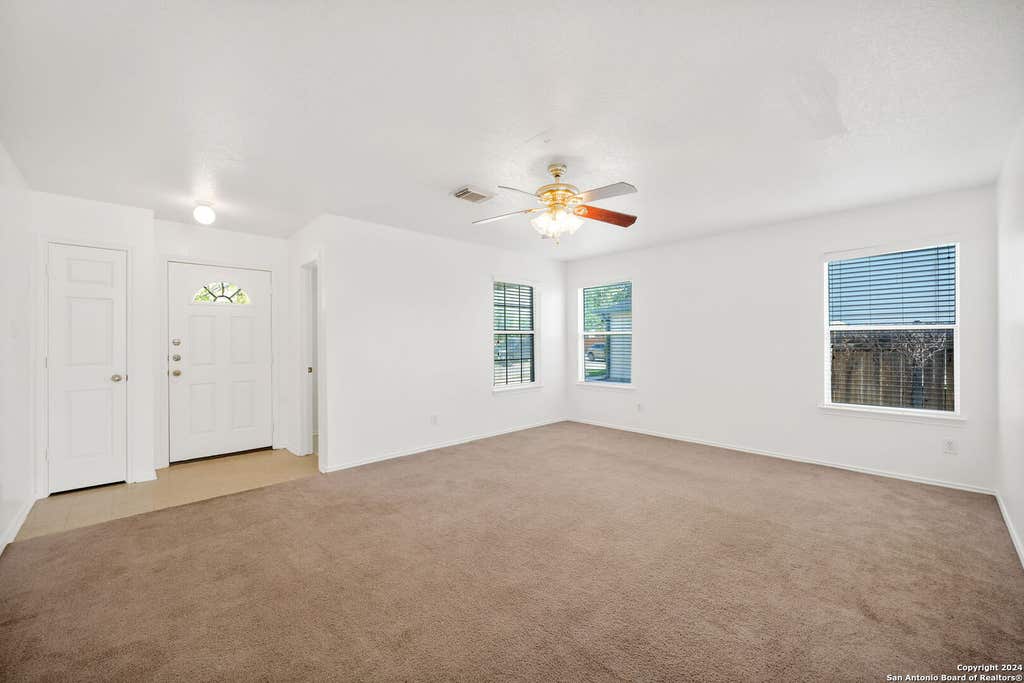 Photo of 7 KENROCK RDG, San Antonio, TX 78254 (MLS # 1969282)
