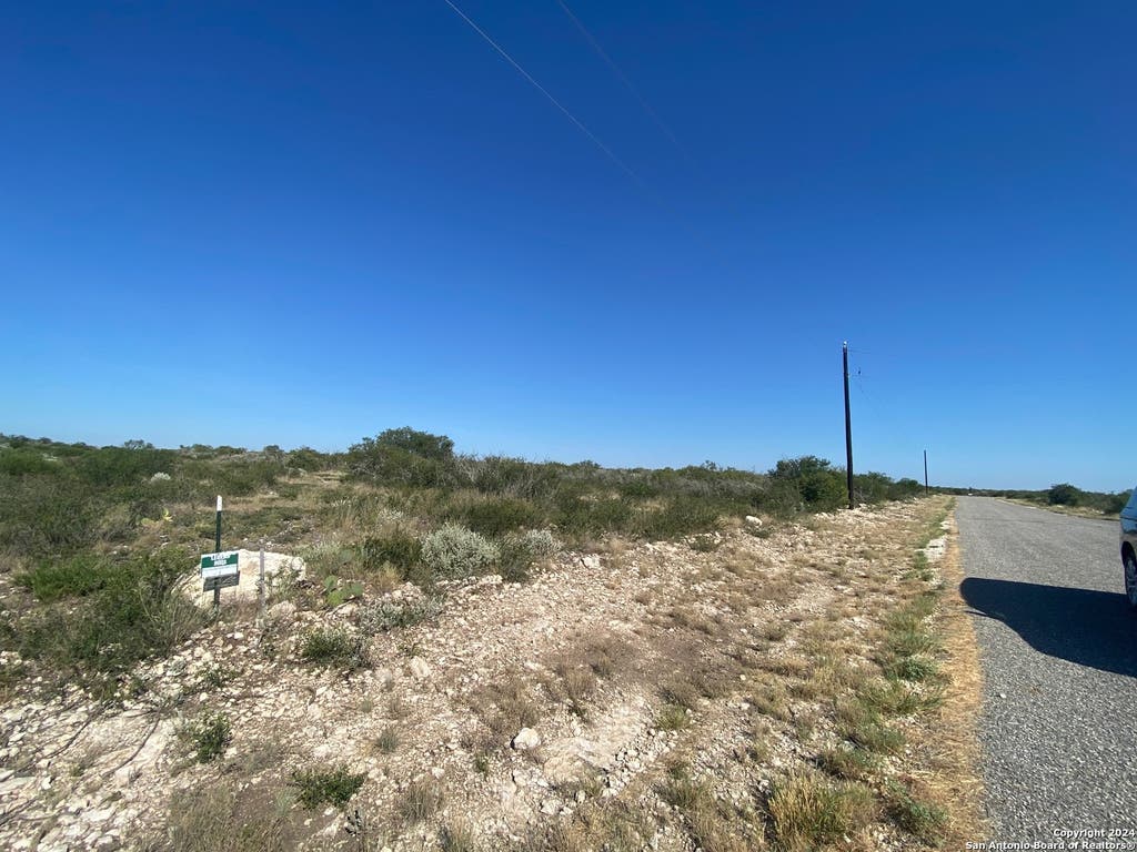 Photo of 583 LEGEND HILLS RD, Uvalde, TX 78801 (MLS # 1803978)