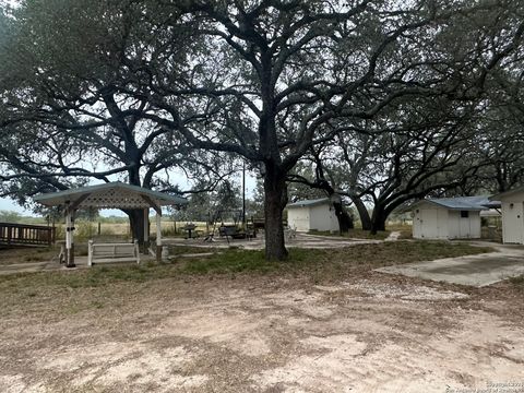 1150 County Road 765 Moore TX 78057