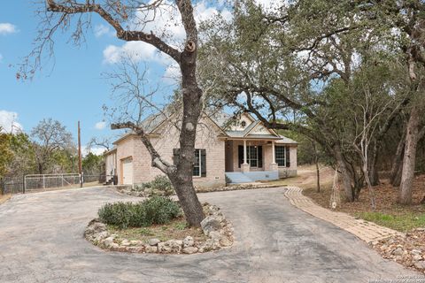 605 COUNTY ROAD 2763 Mico TX 78056