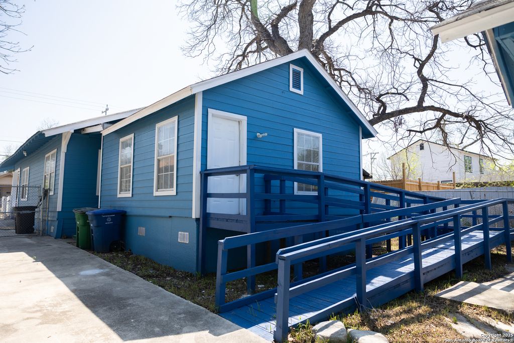 Photo of 2521 E Houston St 1, San Antonio, TX 78202 (MLS # 1921092)