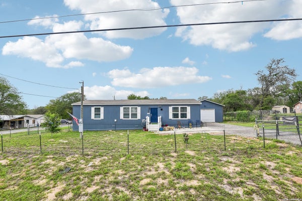 4103 WATERWOOD PASS DR, ELMENDORF, TX 78112 - Image 9e7b048f94e01d7bb9ae70d7e7d1b4a7/1842720519