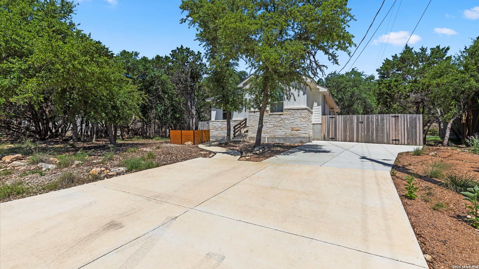 1463 Bonnyview