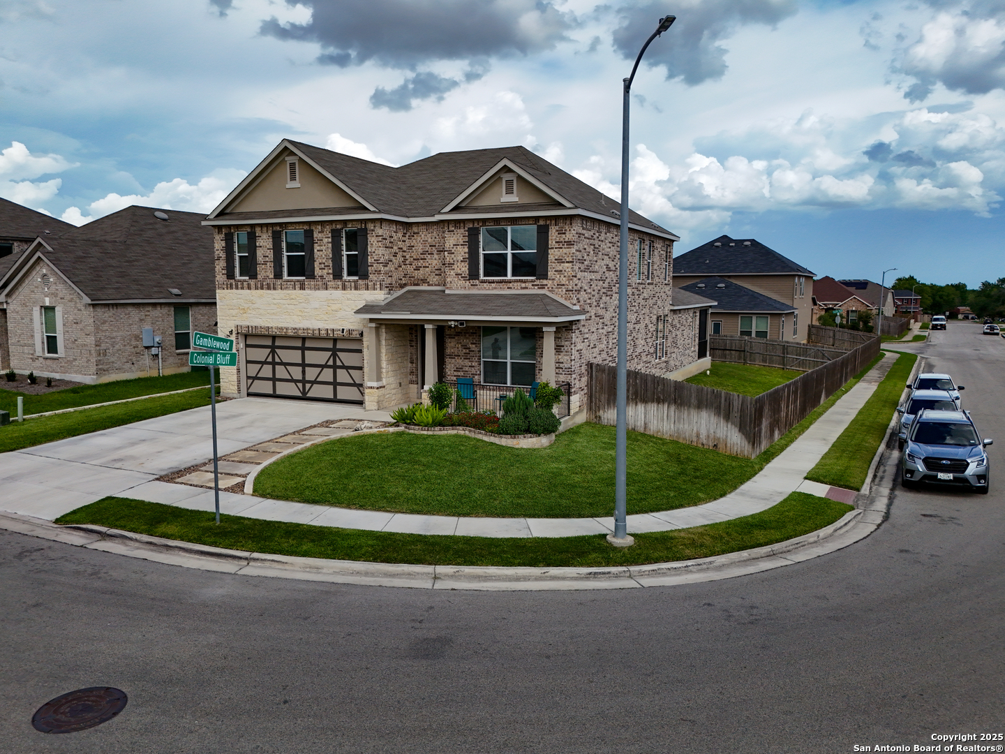 105 Colonial Bluff