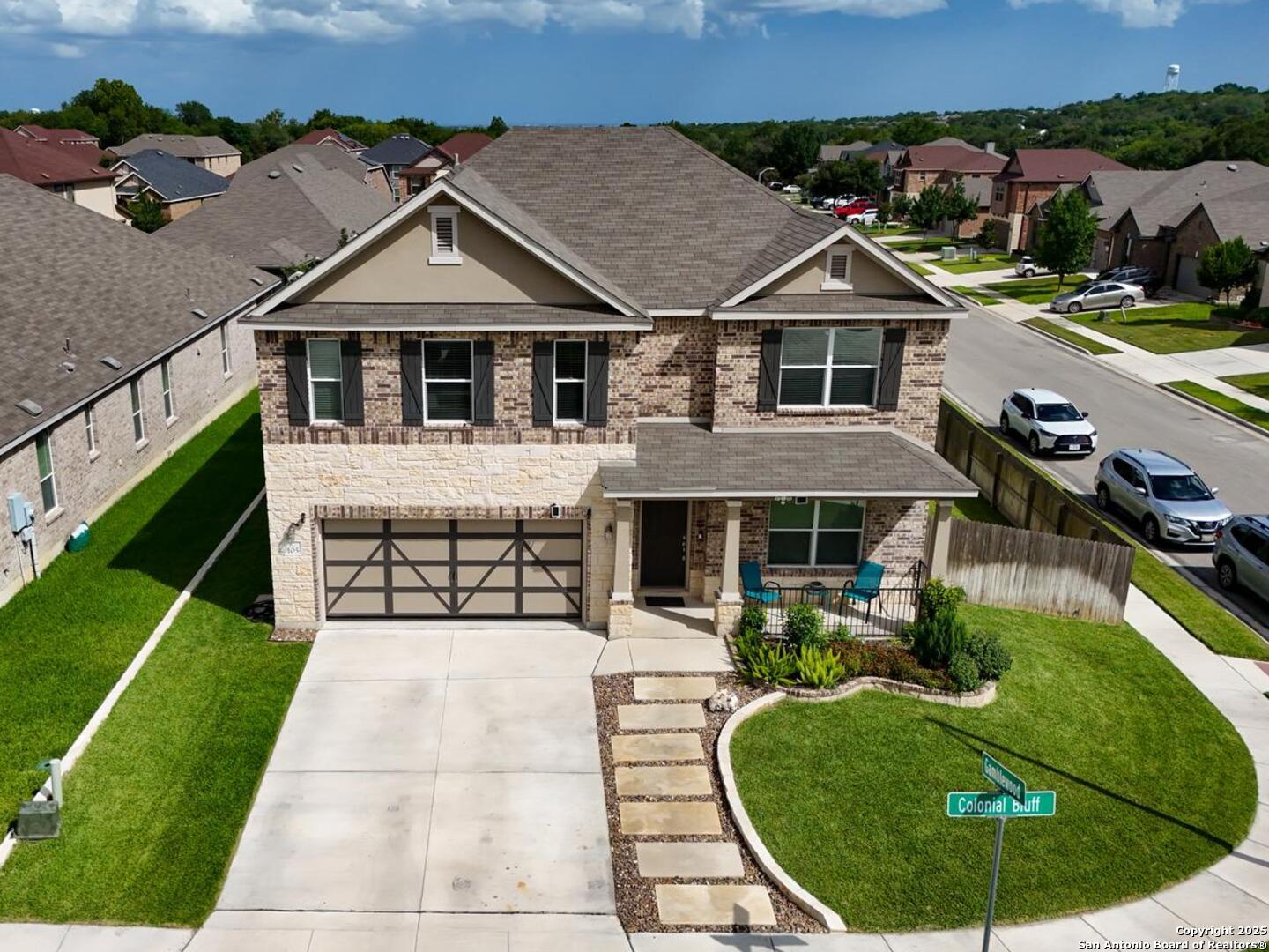 105 Colonial Bluff