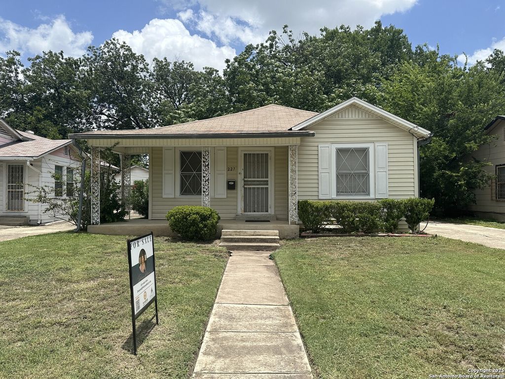 Photo of 227 CAVALIER AVE, San Antonio, TX 78225 (MLS # 1836777)