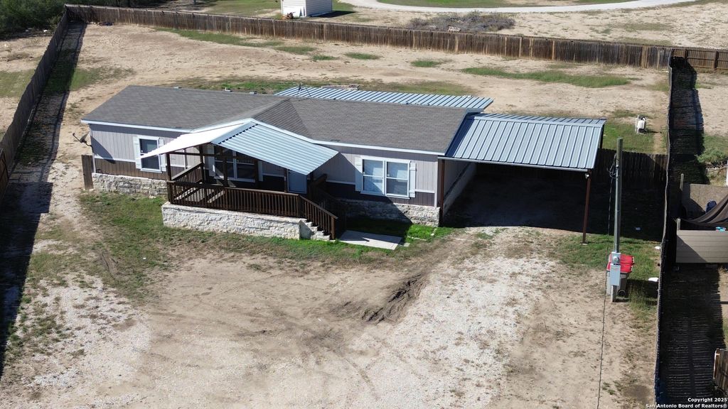 Photo of 70 GALLINAS CREEK RD, Pleasanton, TX 78064 (MLS # 1927469)