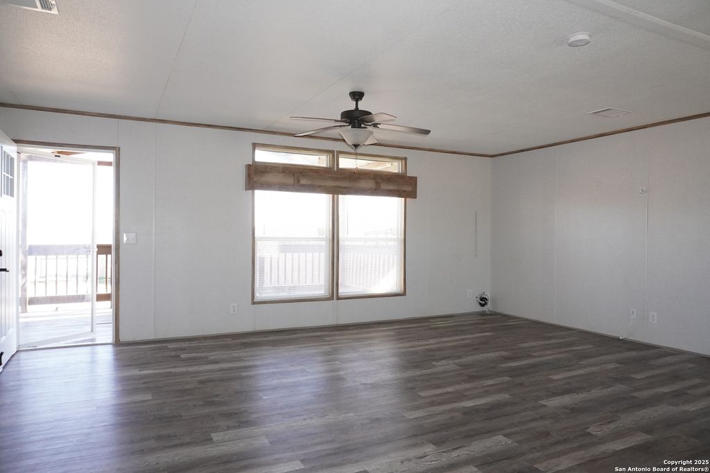 Photo of 70 GALLINAS CREEK RD, Pleasanton, TX 78064 (MLS # 1927469)