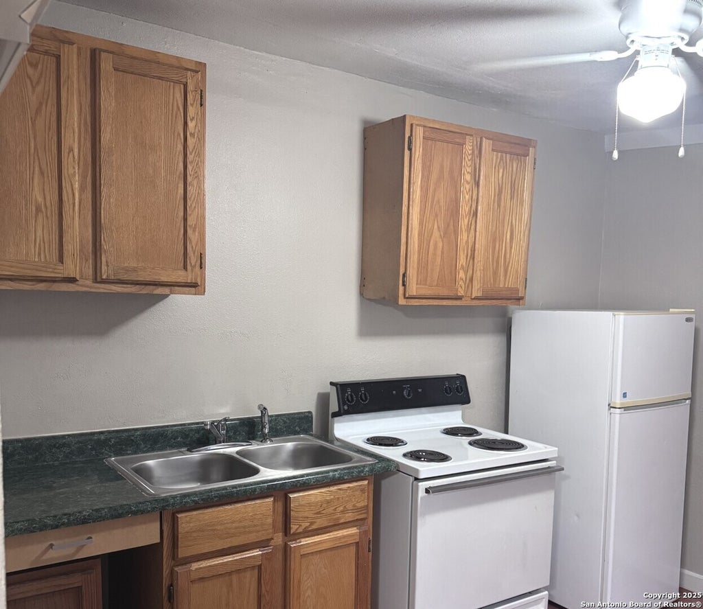 Photo of 207 BRADFORD 2 #2, San Antonio, TX 78228 (MLS # 2005677)