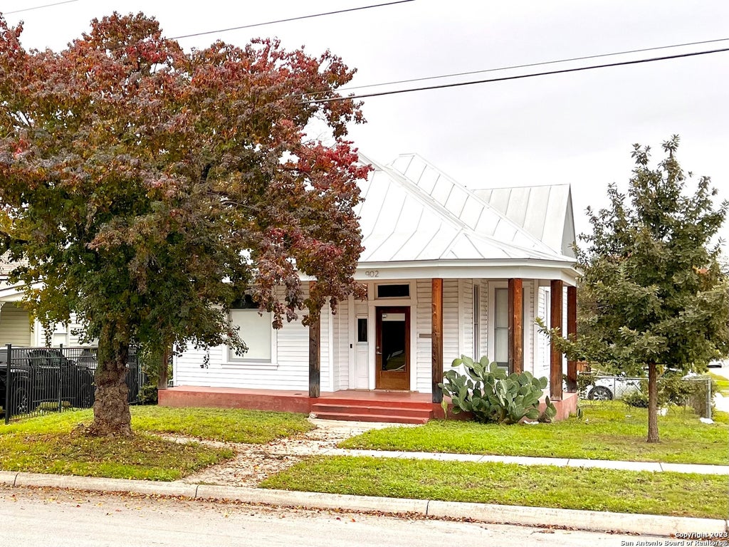 Photo of 902 N PINE ST, San Antonio, TX 78202 (MLS # 2013665)