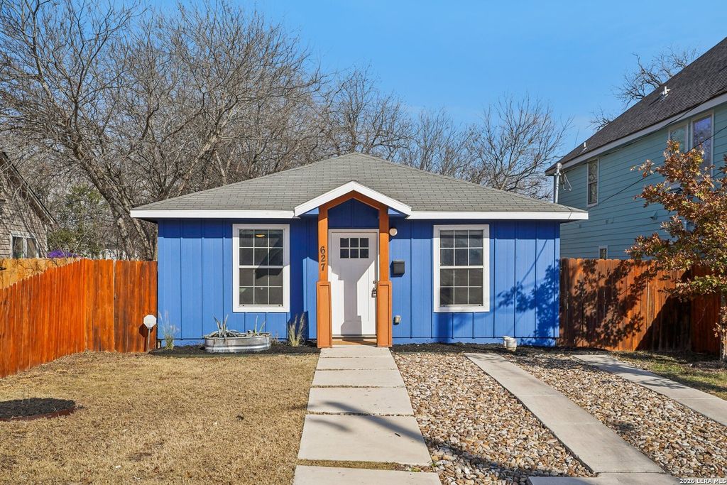 Photo of 627 Blaine, San Antonio, TX 78202 (MLS # 1937873)