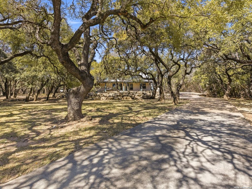 Photo of 9035 Fair Oaks Parkway, Boerne, TX 78015 (MLS # 1945249)