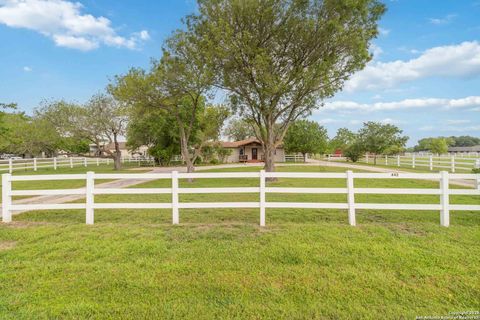 442 Stallion Lane Marion TX 78124