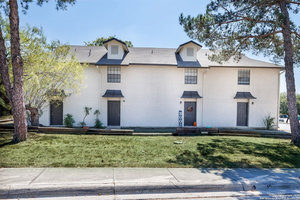 Photo of 554 Dukeway, Universal City, TX 78148 (MLS # 1867604)