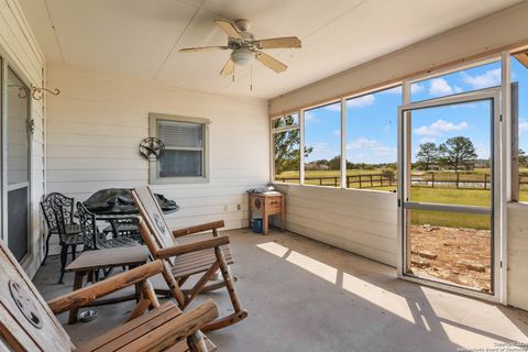 A home in Bandera