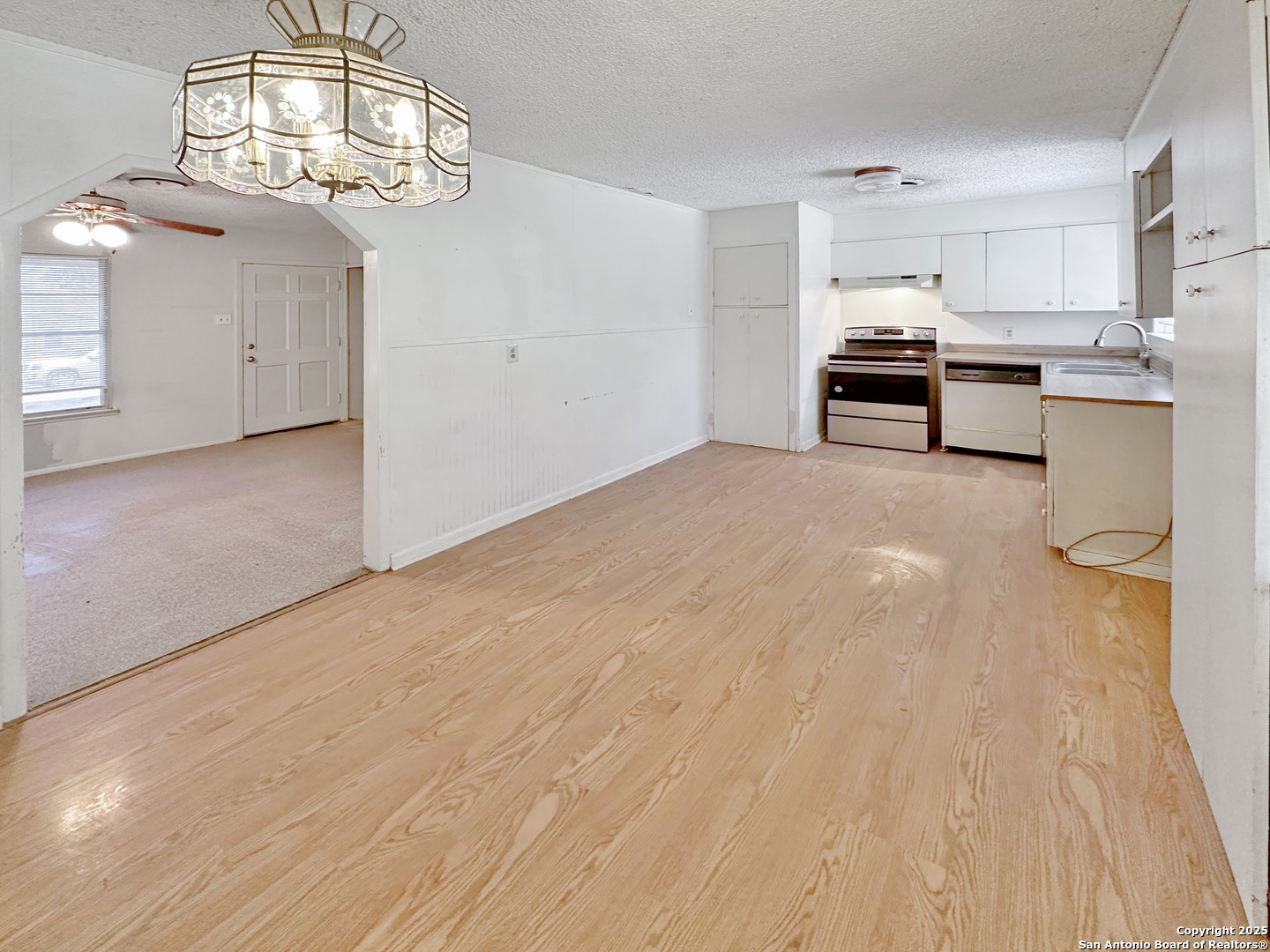 3018 Woodcliffe