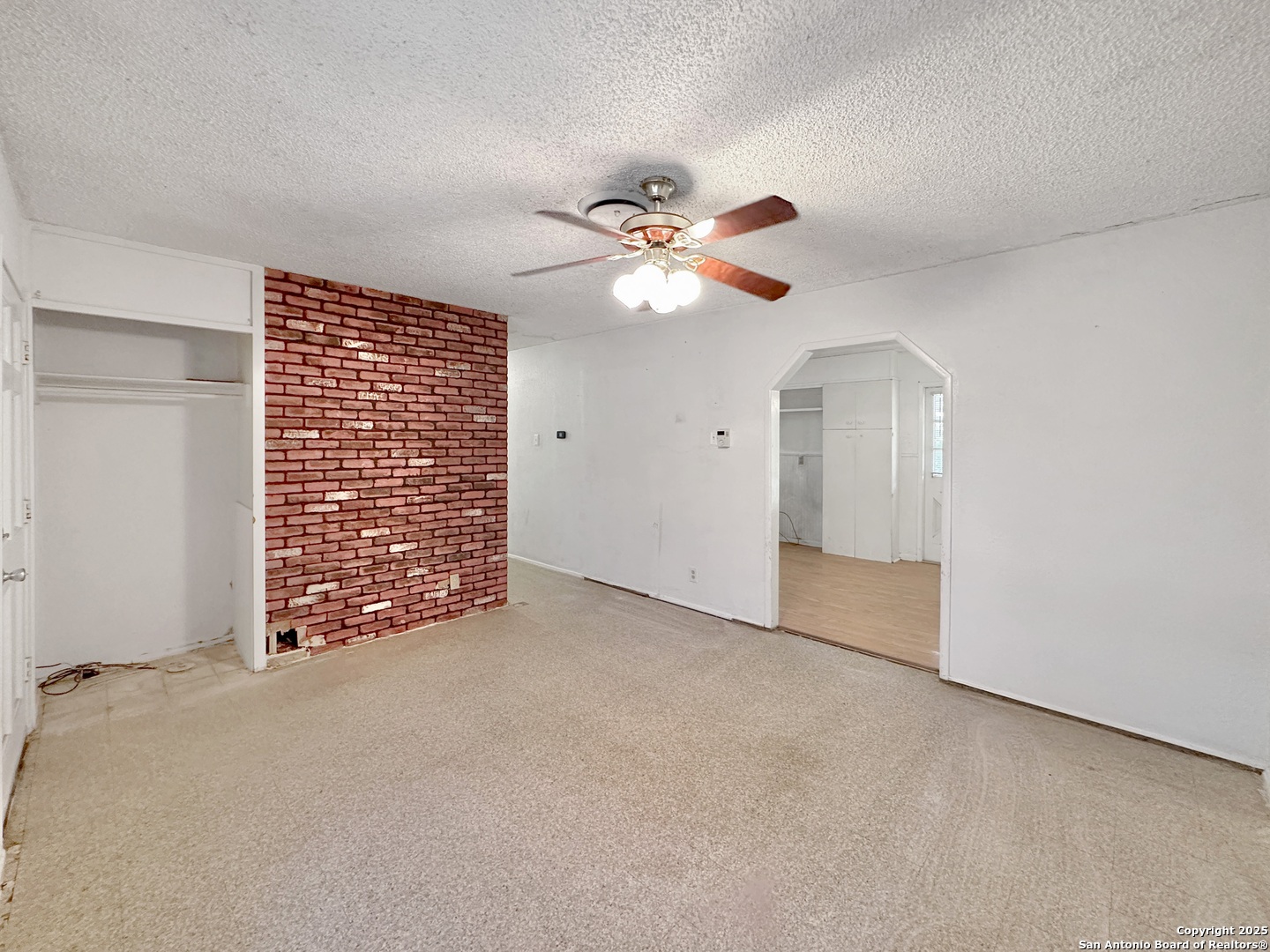 3018 Woodcliffe