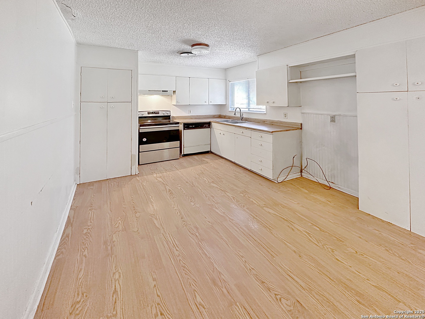3018 Woodcliffe