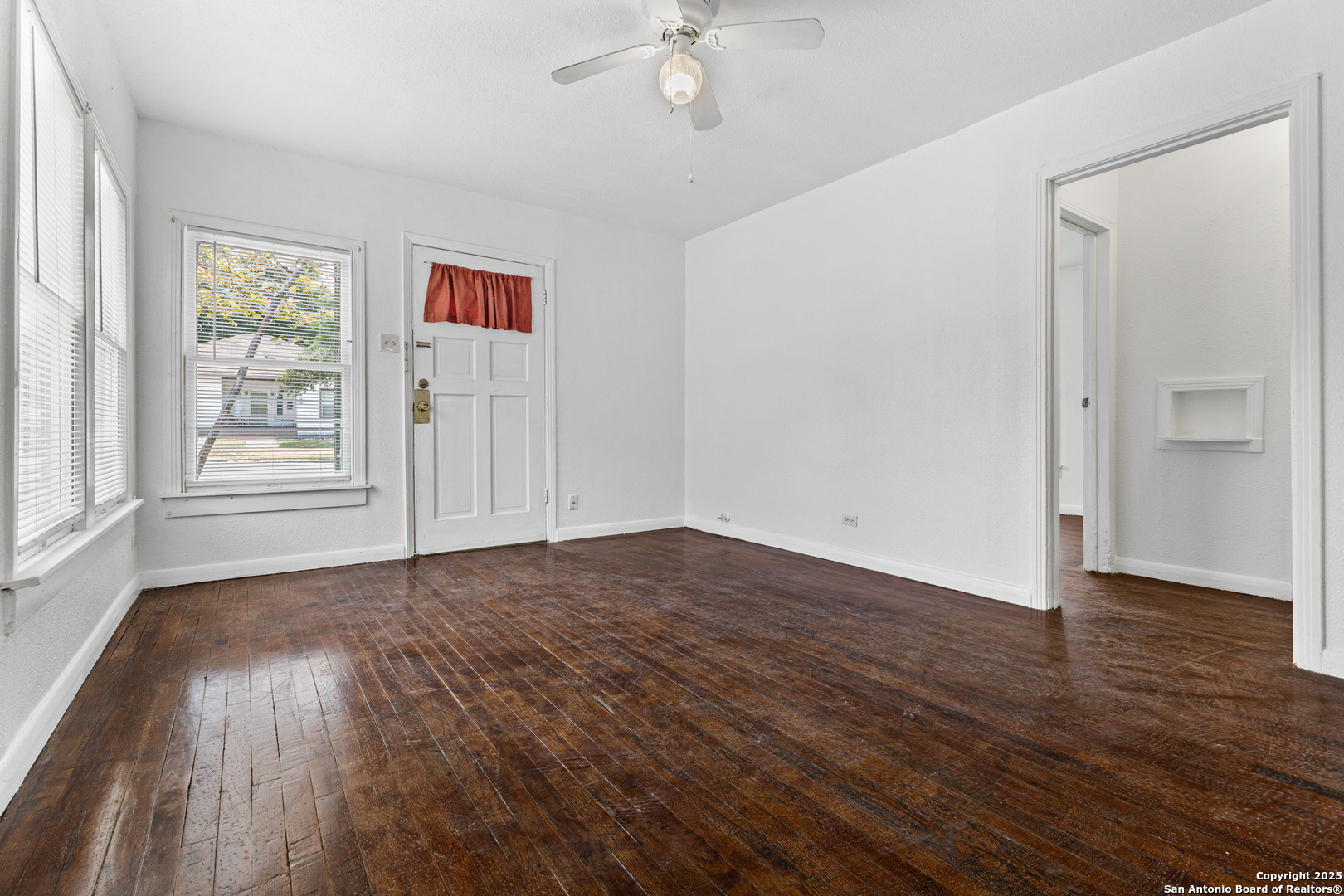 631 W Magnolia