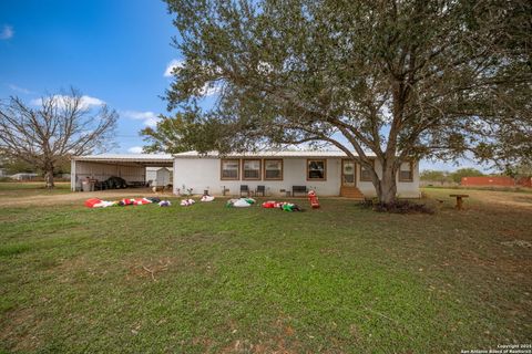 350 Parkfield Pleasanton TX 78064