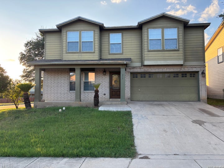 Photo 1 of 33 — 272 HINGE CHASE, Cibolo, TX 78108